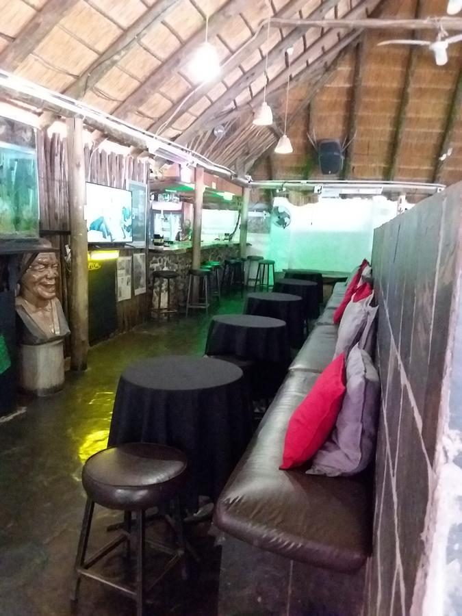 Larona Inn 梅富根 外观 照片